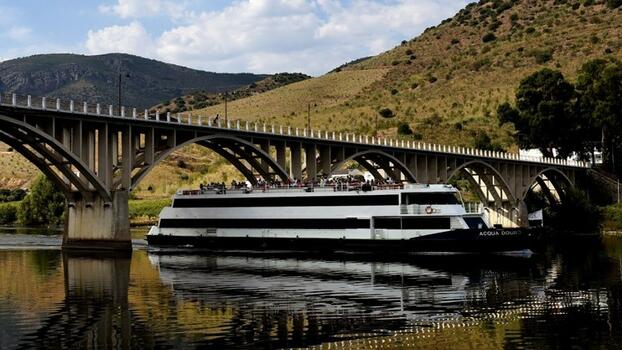 Régua | Pinhão - Upstream by Boat