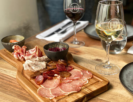 Howard’s Folly – Visita, Cata & Aperitivos