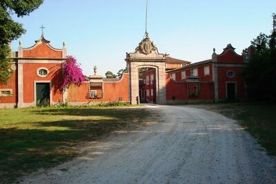 Casa de Sezim – Tour & Wine Tasting