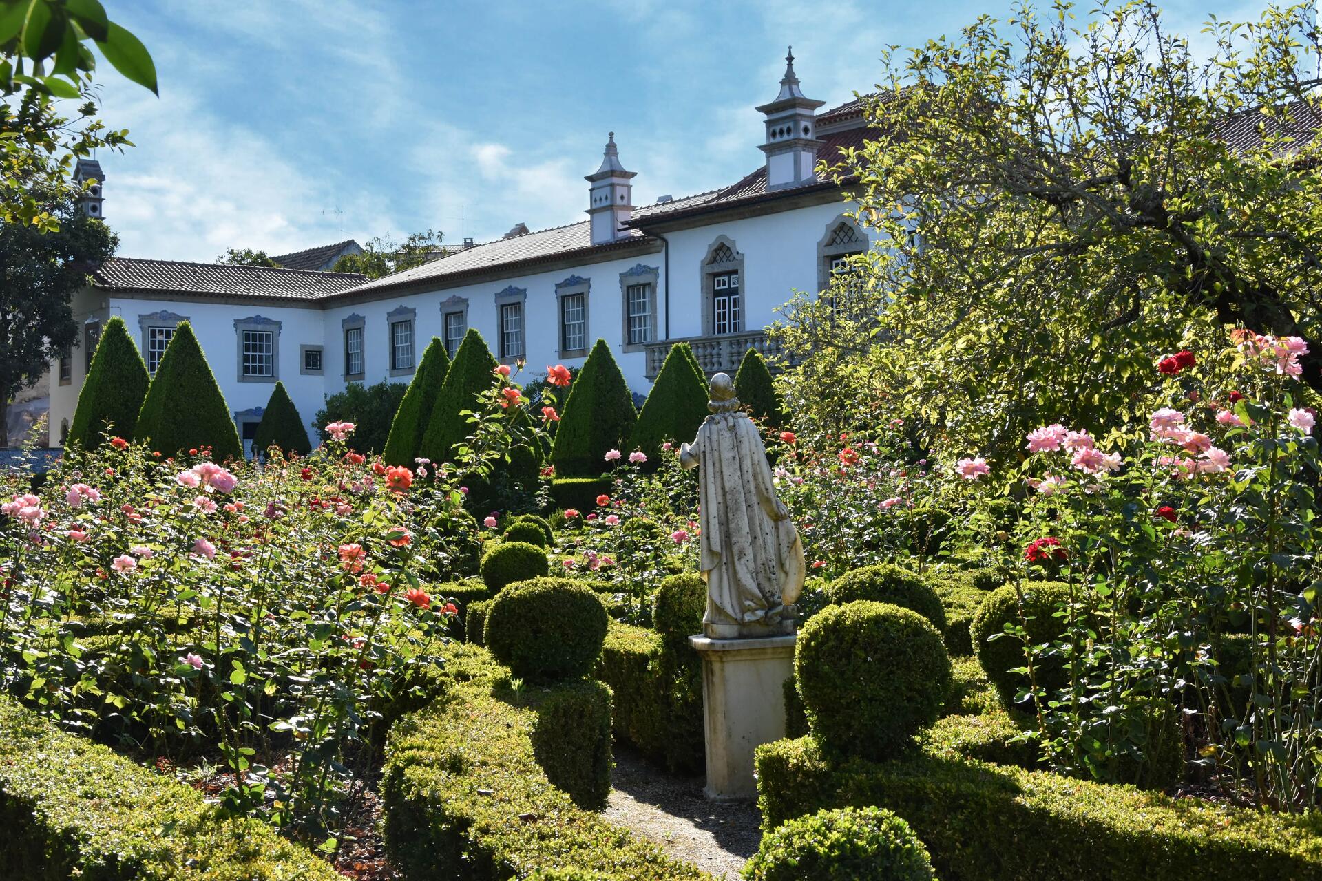 Santar Vila Jardim – Visita & Prova de Vinhos - Portugal by Wine ...